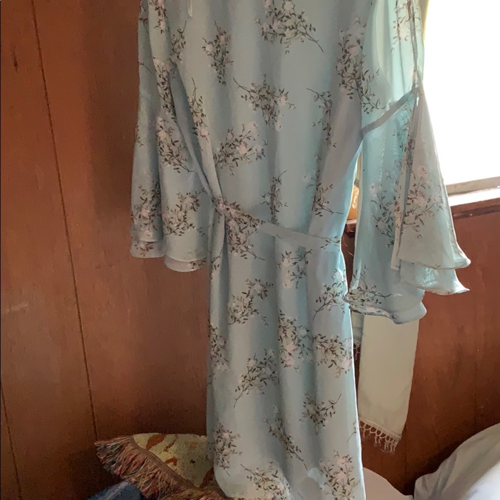 Blue floral dress with belt and slit sleeves